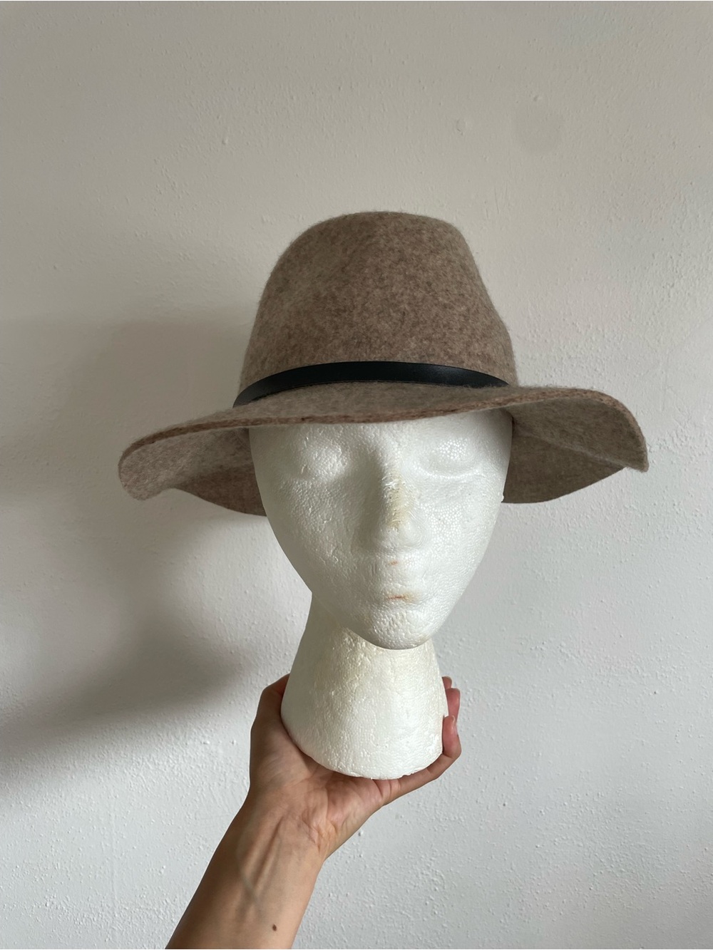 Banana Republic Oat Color Wool Felt Wide Brim Fedora Hat S/M Boho Panama Rancher